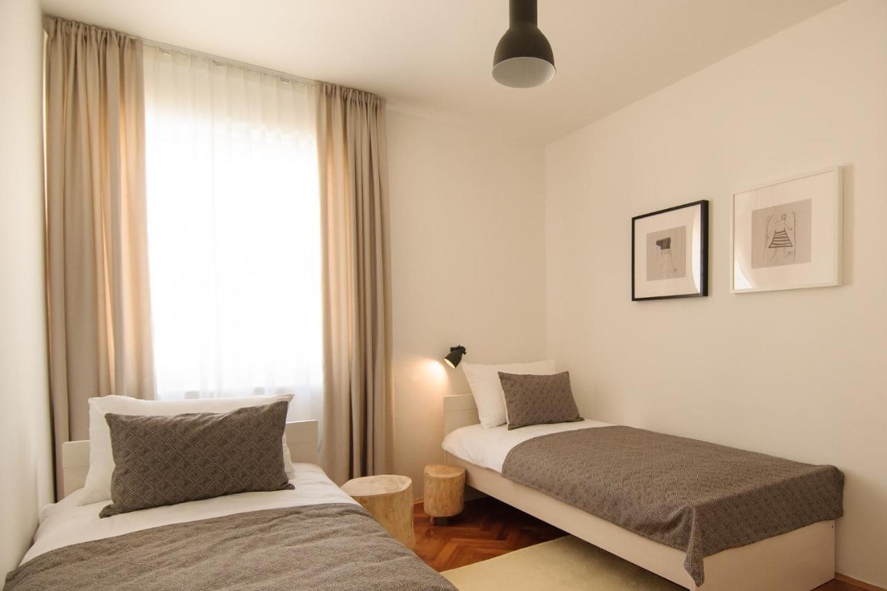 Julie City Centre Porec Apartment Екстериор снимка