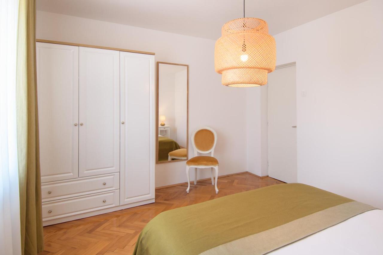 Julie City Centre Porec Apartment Екстериор снимка
