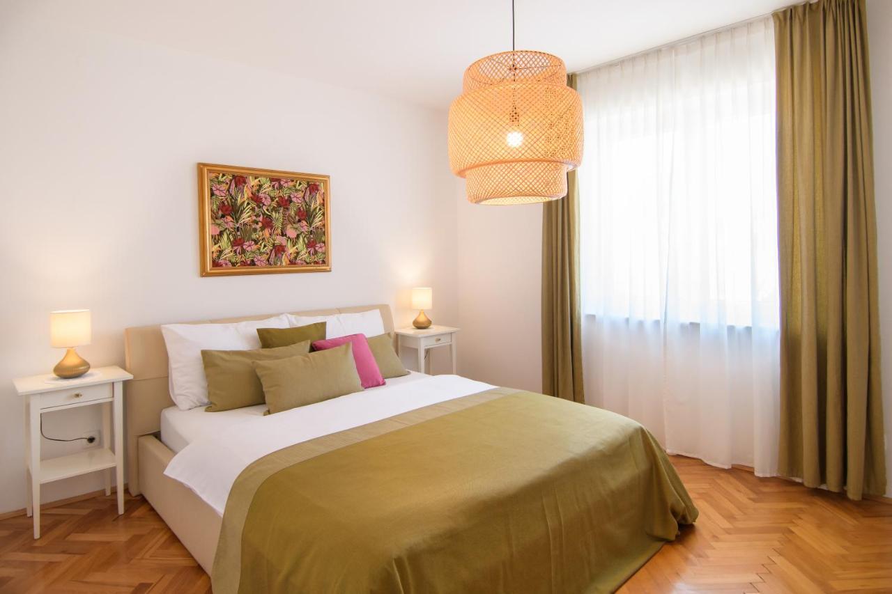 Julie City Centre Porec Apartment Екстериор снимка