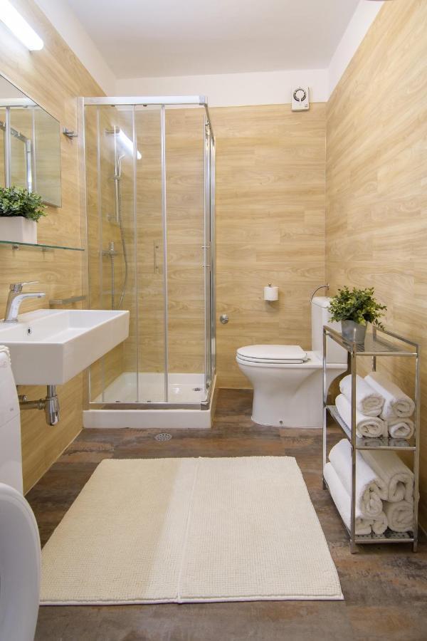 Julie City Centre Porec Apartment Екстериор снимка